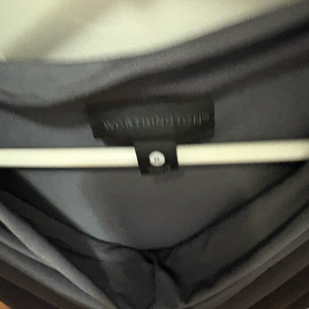 Elegant Gray Sleeveless Drape Top - Picture 4 of 5